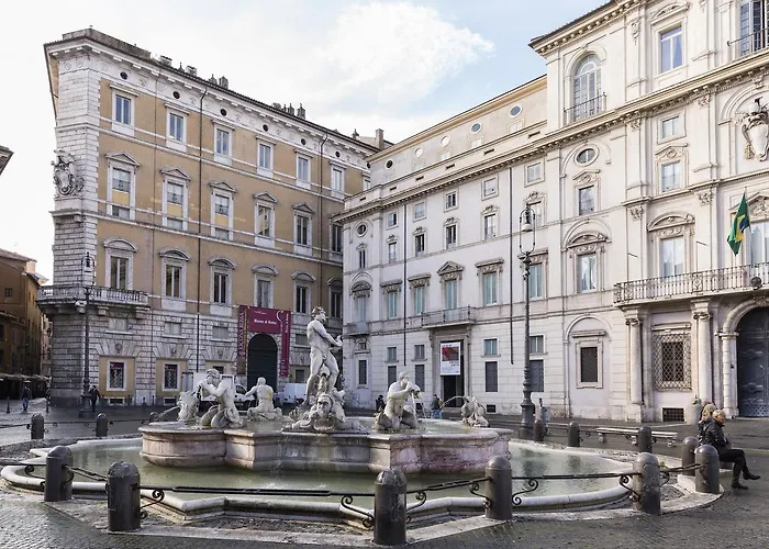 Navona Square Apartment *