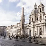 Navona Square Apartment *